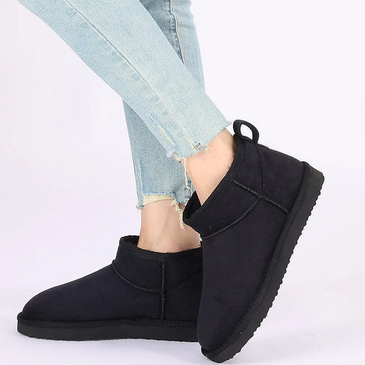 Klassische Winterstiefel für Damen mit plüschgefütterter Innenseite