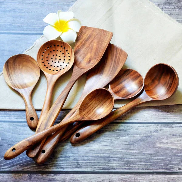 Umweltfreundliches Küchenutensilien-Set aus Holz