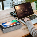 Digitaluhr mit kabellosem Ladegerät - TechCharge