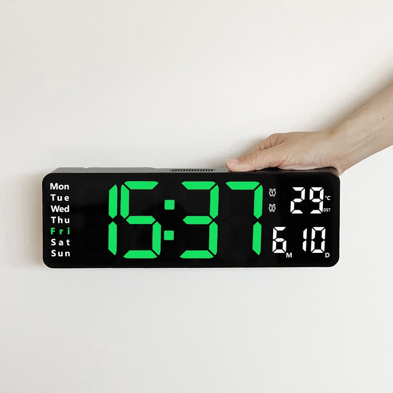 Digitale Wanduhr mit Fernbedienung und Alarm