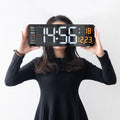 Digitale Wanduhr mit Fernbedienung und Alarm