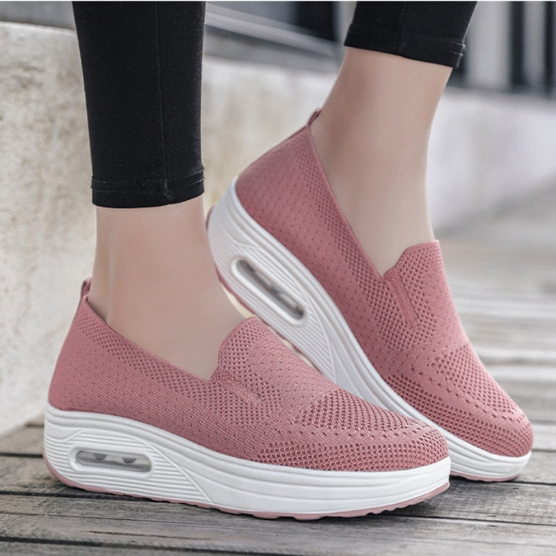 Orthopädische Damen-Sneaker - OrthoFit + Kompressionssocken gratis