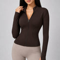 sportjacke-damen-stehkragen-mit-reissverschluss-slim-fit-langarm-fuer-training-und-winter-cor-06-braun