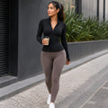 sportjacke-damen-stehkragen-mit-reissverschluss-slim-fit-langarm-fuer-training-und-winter-lifestyle-01